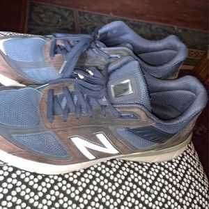 New Balance 990v Sneakers